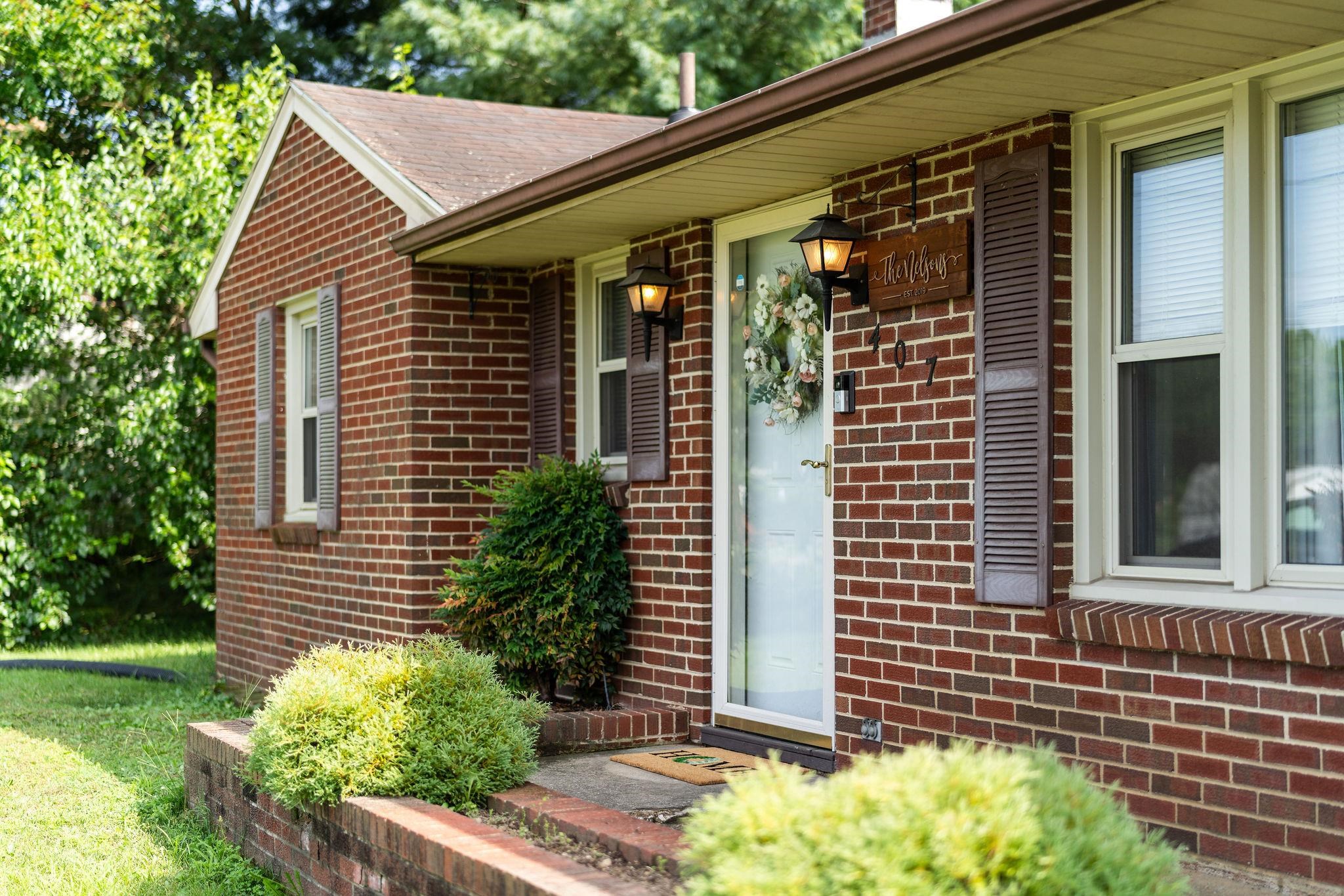 407 8TH ST, GROTTOES, Virginia 24441, 2 Bedrooms Bedrooms, ,1 BathroomBathrooms,Residential,L 32 B 87,407 8TH ST,667056 MLS # 667056