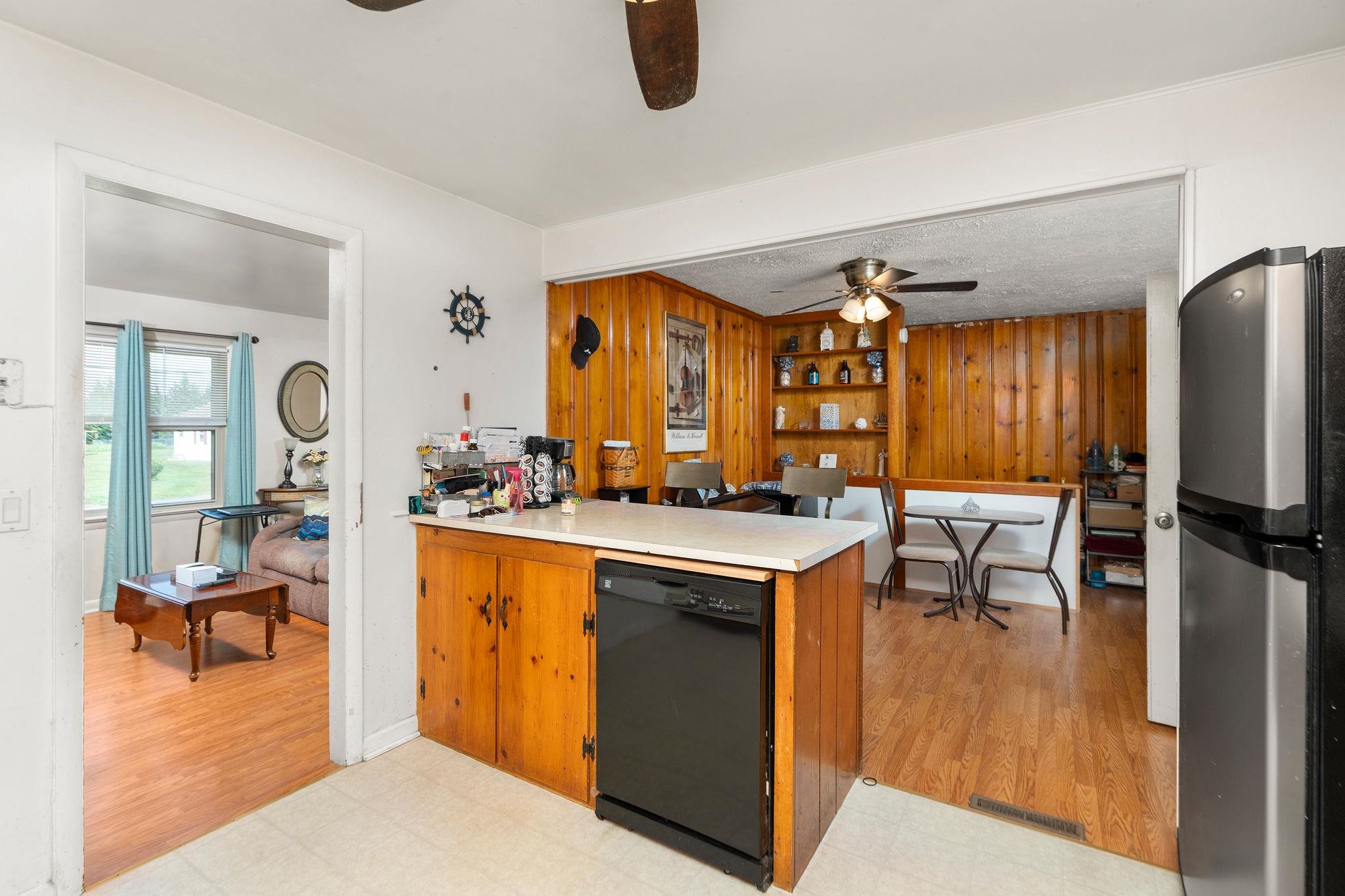 407 8TH ST, GROTTOES, Virginia 24441, 2 Bedrooms Bedrooms, ,1 BathroomBathrooms,Residential,L 32 B 87,407 8TH ST,667056 MLS # 667056