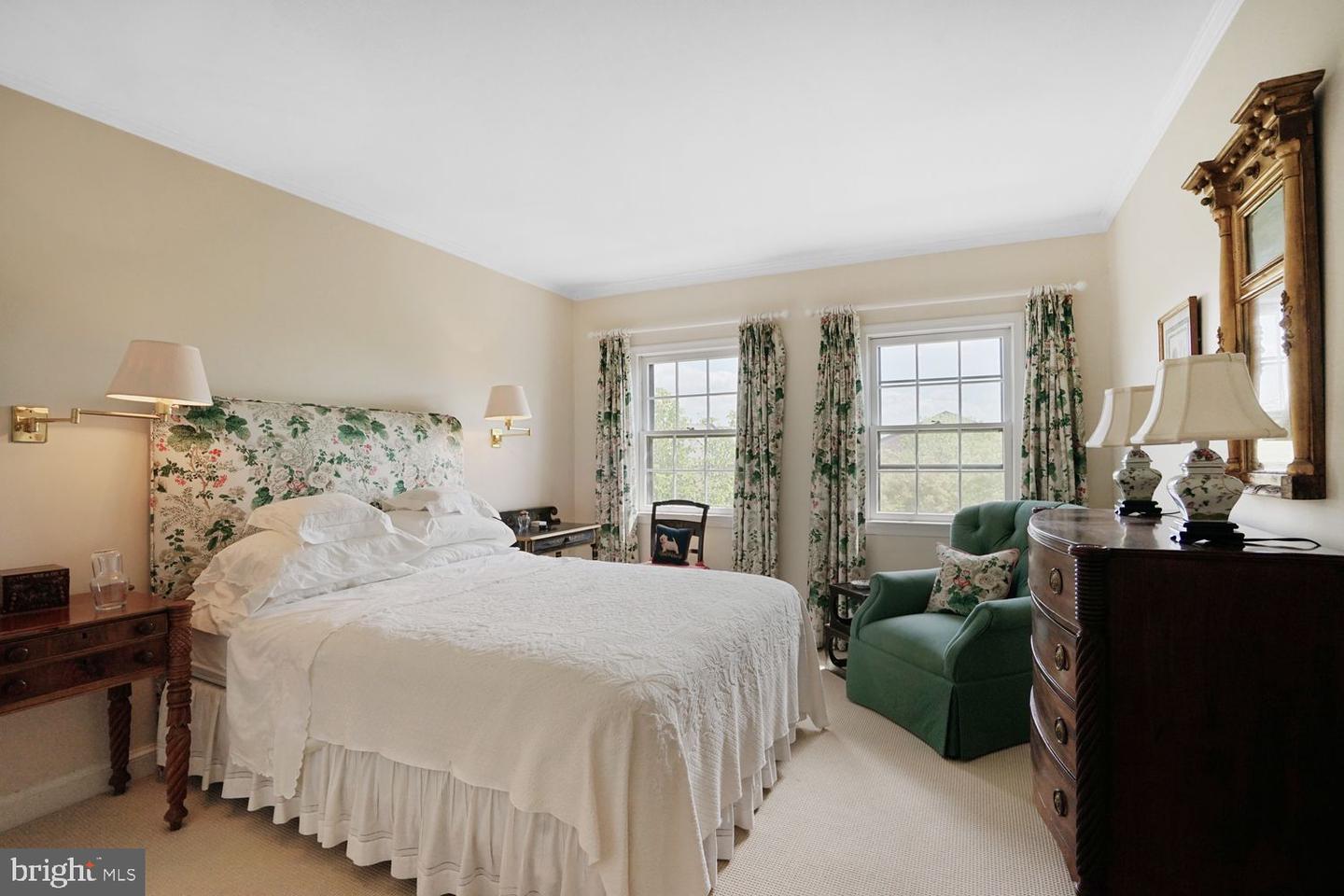 410 N LEE ST, ALEXANDRIA, Virginia 22314, 3 Bedrooms Bedrooms, ,2 BathroomsBathrooms,Residential,For sale,410 N LEE ST,VAAX2047604 MLS # VAAX2047604