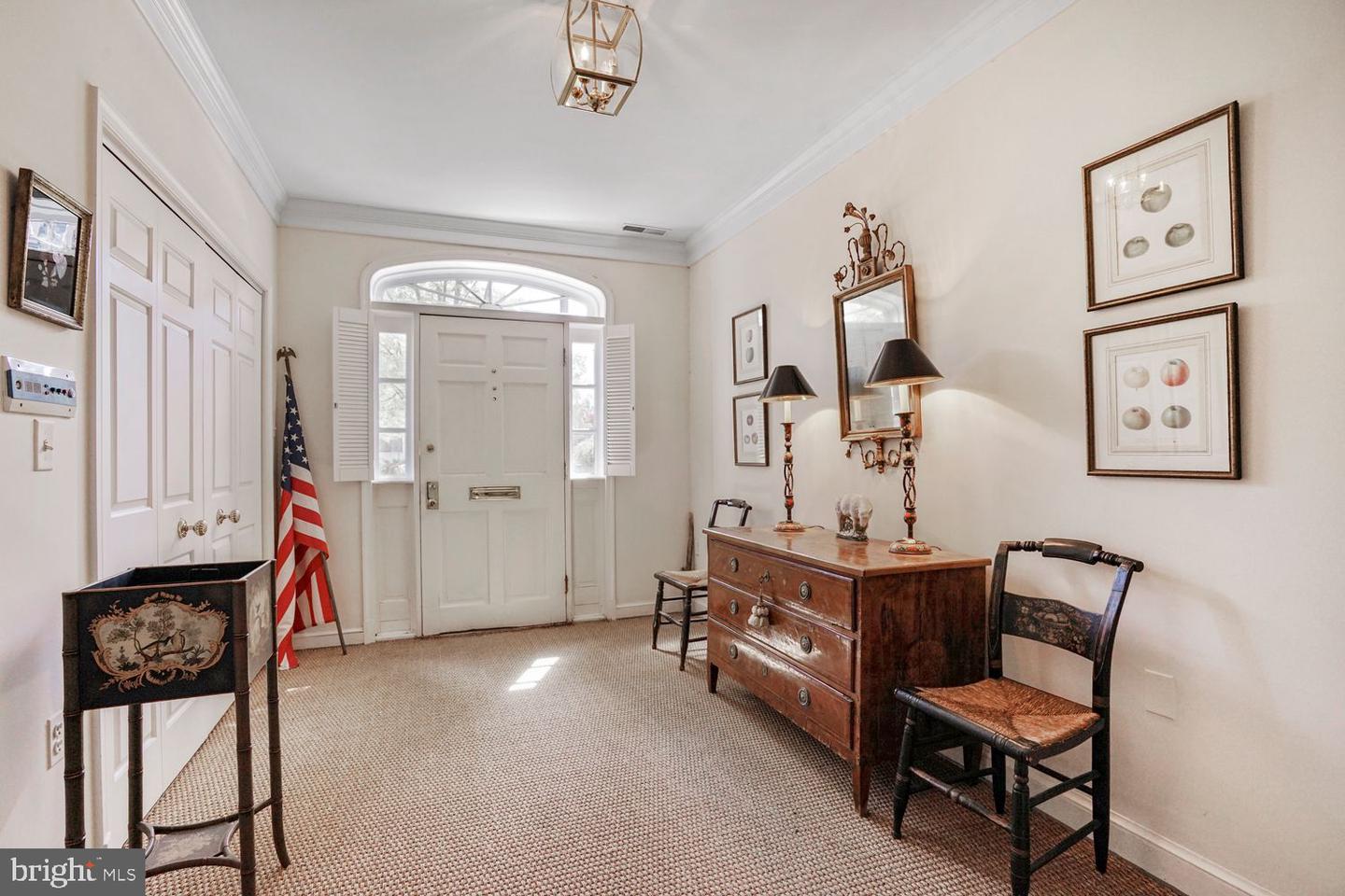 410 N LEE ST, ALEXANDRIA, Virginia 22314, 3 Bedrooms Bedrooms, ,2 BathroomsBathrooms,Residential,For sale,410 N LEE ST,VAAX2047604 MLS # VAAX2047604
