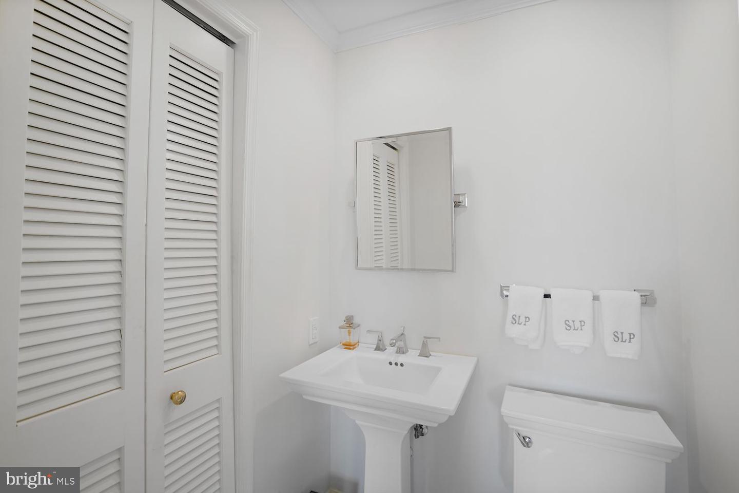 410 N LEE ST, ALEXANDRIA, Virginia 22314, 3 Bedrooms Bedrooms, ,2 BathroomsBathrooms,Residential,For sale,410 N LEE ST,VAAX2047604 MLS # VAAX2047604