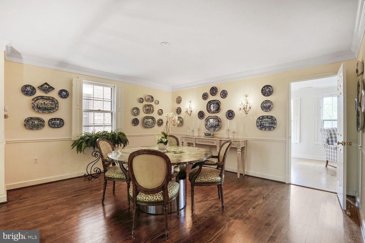 410 N LEE ST, ALEXANDRIA, Virginia 22314, 3 Bedrooms Bedrooms, ,2 BathroomsBathrooms,Residential,For sale,410 N LEE ST,VAAX2047604 MLS # VAAX2047604