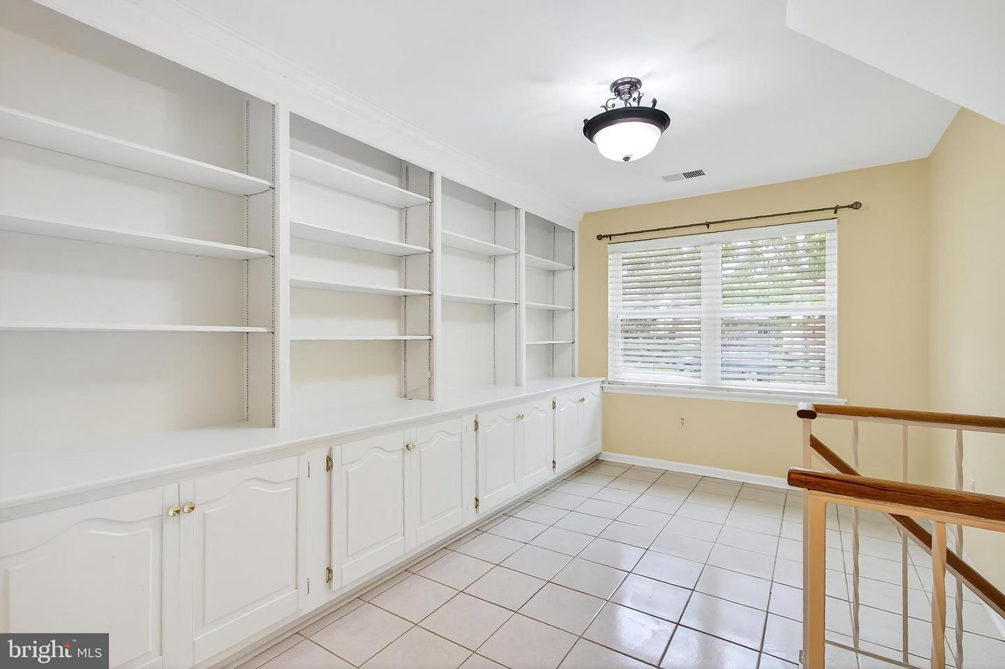 2942 FOX TAIL CT, WOODBRIDGE, Virginia 22192, 3 Bedrooms Bedrooms, ,2 BathroomsBathrooms,Residential,For sale,2942 FOX TAIL CT,VAPW2099368 MLS # VAPW2099368