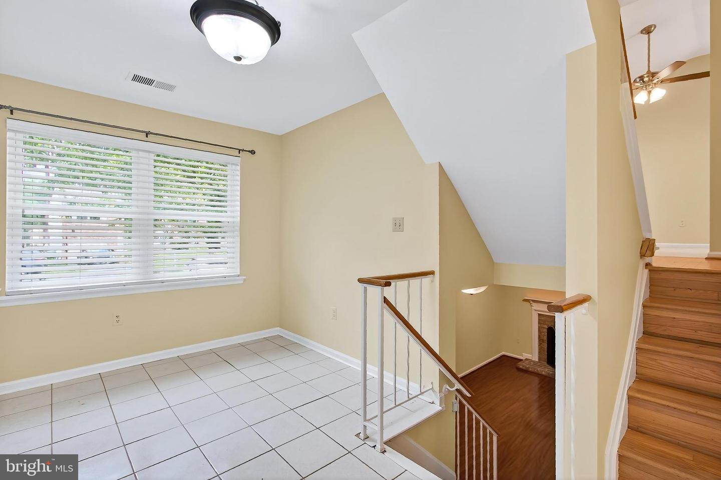 2942 FOX TAIL CT, WOODBRIDGE, Virginia 22192, 3 Bedrooms Bedrooms, ,2 BathroomsBathrooms,Residential,For sale,2942 FOX TAIL CT,VAPW2099368 MLS # VAPW2099368