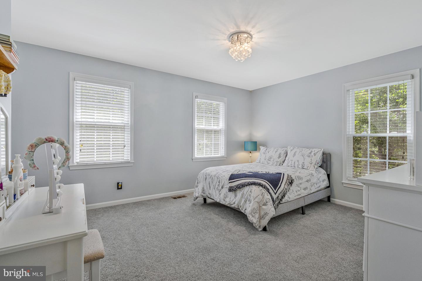 13901 STONEFIELD LN, CLIFTON, Virginia 20124, 4 Bedrooms Bedrooms, ,3 BathroomsBathrooms,Residential,For sale,13901 STONEFIELD LN,VAFX2255880 MLS # VAFX2255880