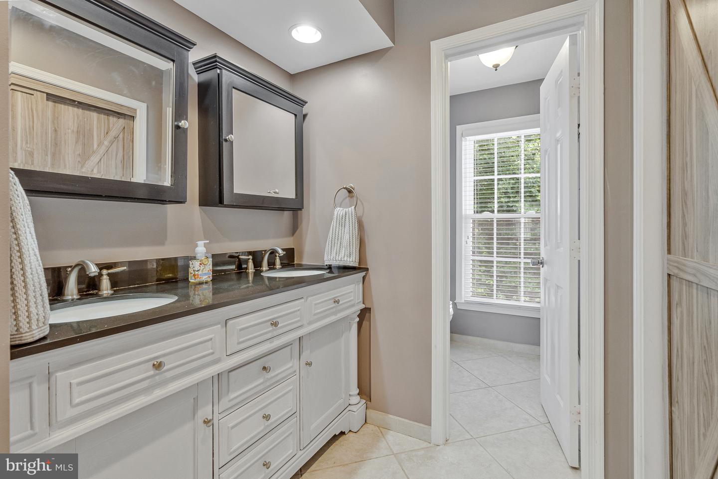 13901 STONEFIELD LN, CLIFTON, Virginia 20124, 4 Bedrooms Bedrooms, ,3 BathroomsBathrooms,Residential,For sale,13901 STONEFIELD LN,VAFX2255880 MLS # VAFX2255880