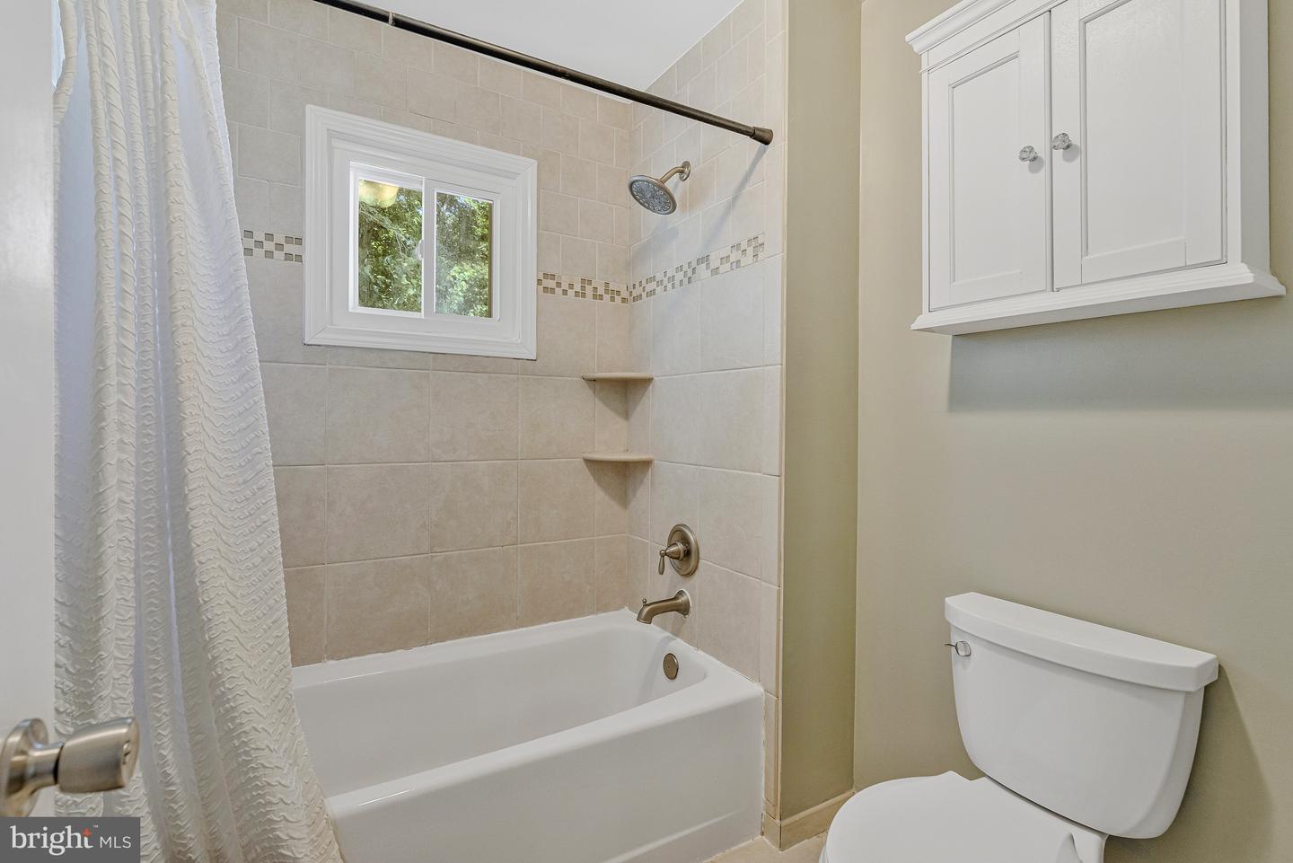 13901 STONEFIELD LN, CLIFTON, Virginia 20124, 4 Bedrooms Bedrooms, ,3 BathroomsBathrooms,Residential,For sale,13901 STONEFIELD LN,VAFX2255880 MLS # VAFX2255880