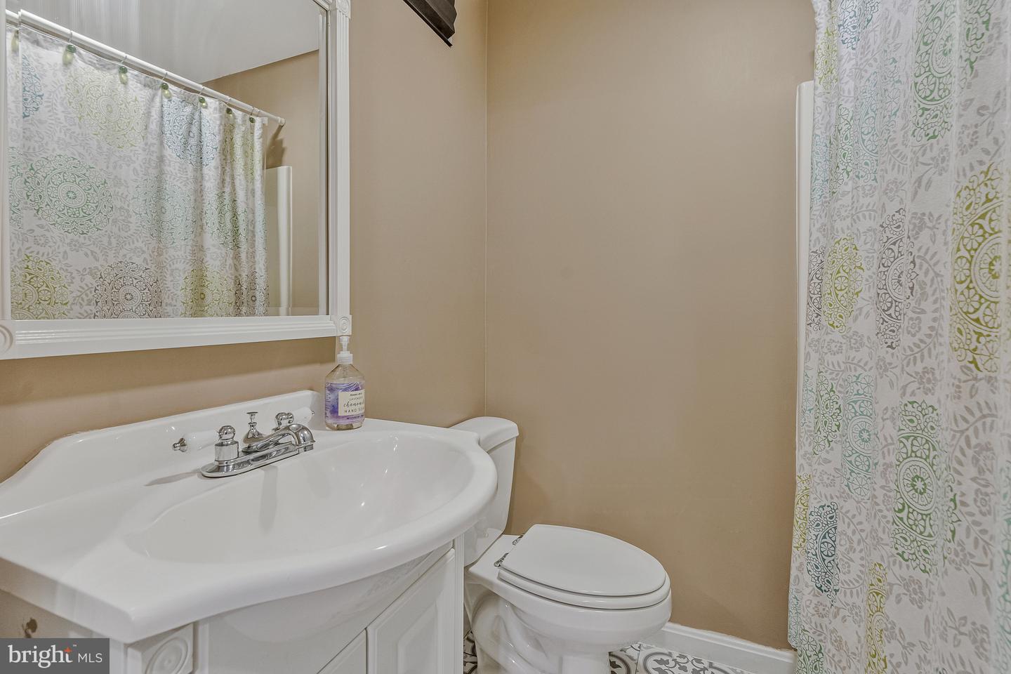 13901 STONEFIELD LN, CLIFTON, Virginia 20124, 4 Bedrooms Bedrooms, ,3 BathroomsBathrooms,Residential,For sale,13901 STONEFIELD LN,VAFX2255880 MLS # VAFX2255880