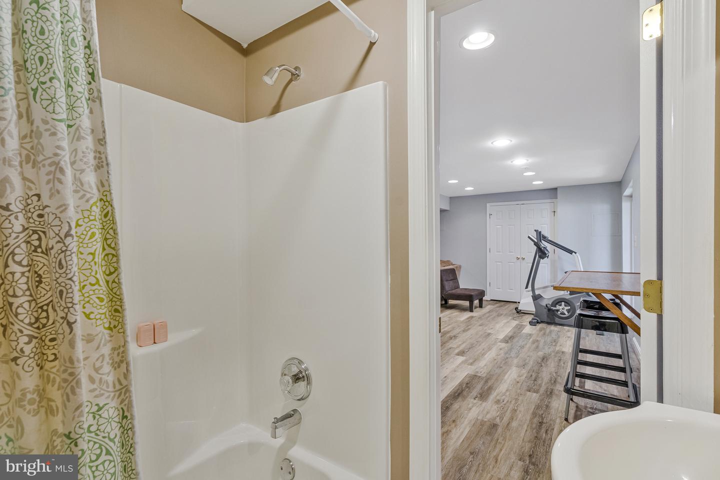 13901 STONEFIELD LN, CLIFTON, Virginia 20124, 4 Bedrooms Bedrooms, ,3 BathroomsBathrooms,Residential,For sale,13901 STONEFIELD LN,VAFX2255880 MLS # VAFX2255880