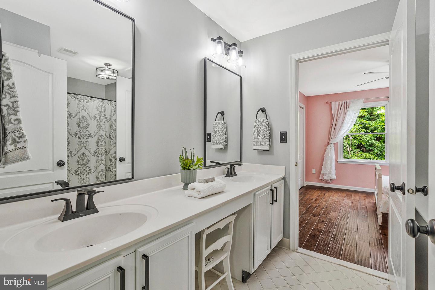 3189 POND MIST WAY, HERNDON, Virginia 20171, 4 Bedrooms Bedrooms, ,4 BathroomsBathrooms,Residential,For sale,3189 POND MIST WAY,VAFX2255962 MLS # VAFX2255962