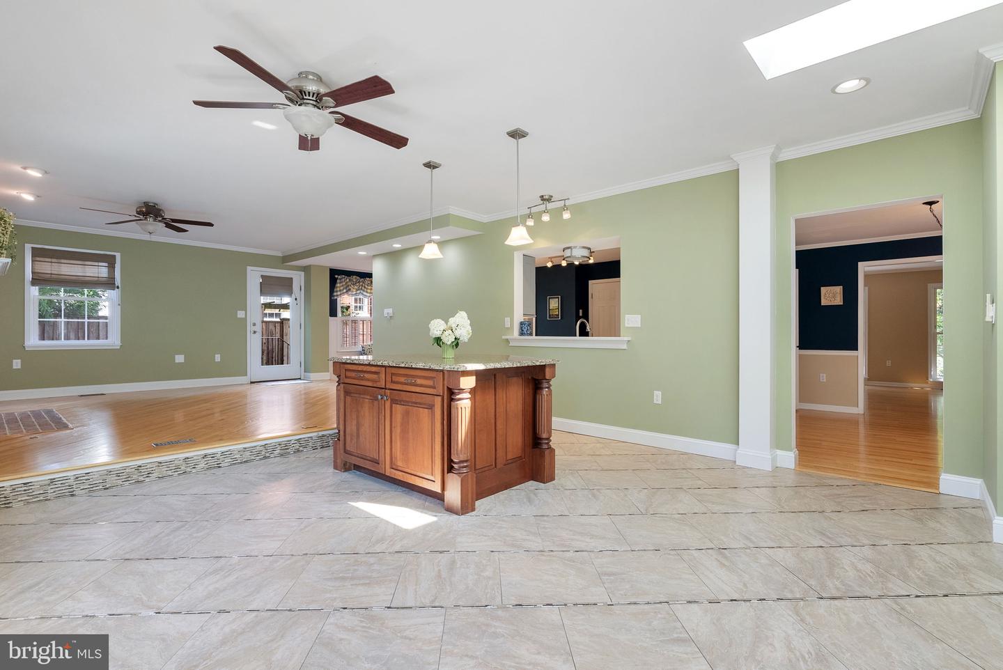 315 W WHITLOCK AVE, WINCHESTER, Virginia 22601, 5 Bedrooms Bedrooms, ,3 BathroomsBathrooms,Residential,For sale,315 W WHITLOCK AVE,VAWI2008718 MLS # VAWI2008718