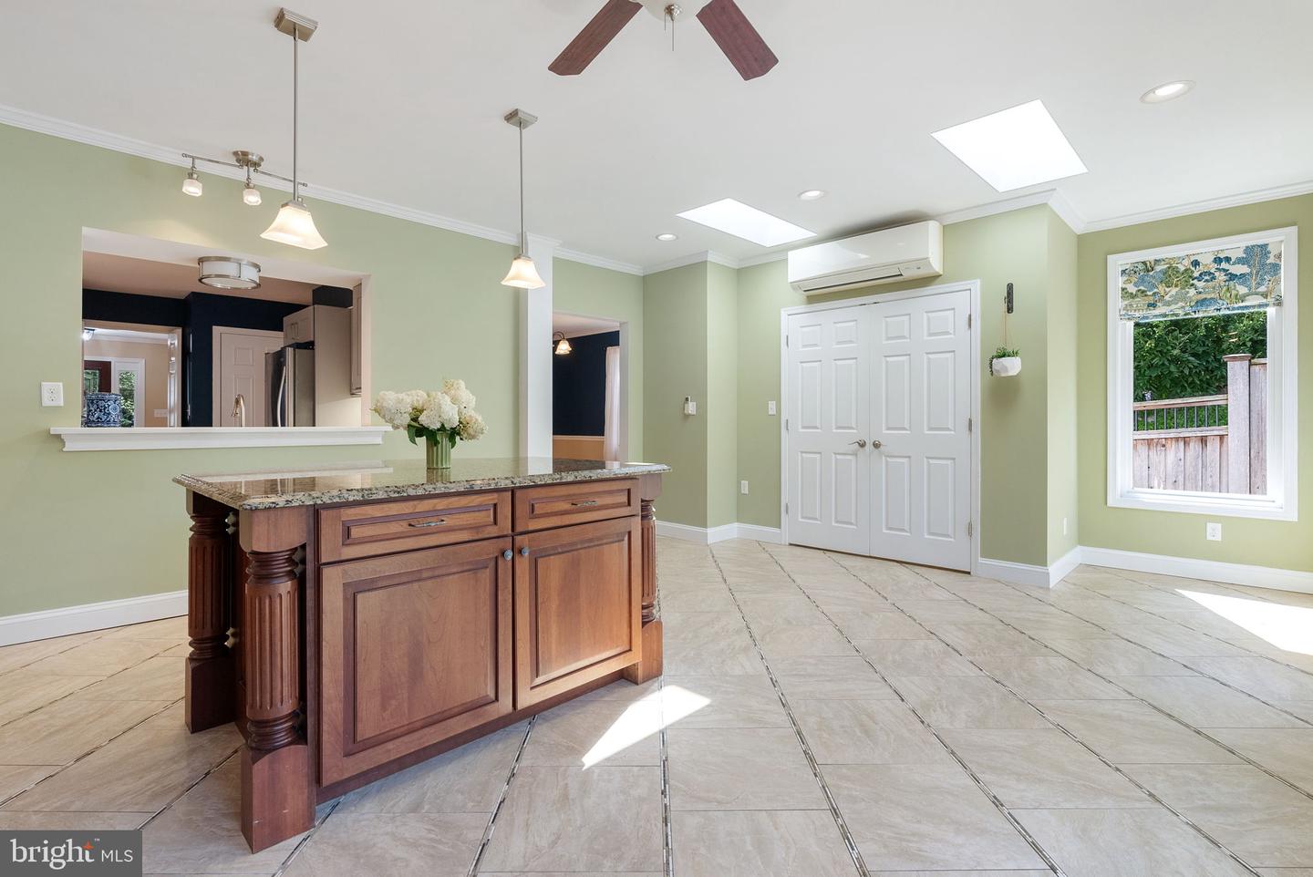 315 W WHITLOCK AVE, WINCHESTER, Virginia 22601, 5 Bedrooms Bedrooms, ,3 BathroomsBathrooms,Residential,For sale,315 W WHITLOCK AVE,VAWI2008718 MLS # VAWI2008718