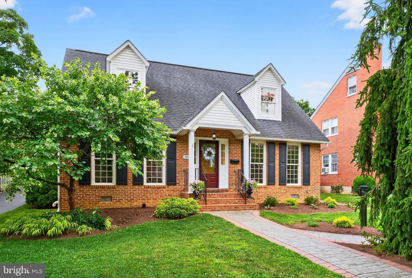 315 W WHITLOCK AVE, WINCHESTER, Virginia 22601, 5 Bedrooms Bedrooms, ,3 BathroomsBathrooms,Residential,For sale,315 W WHITLOCK AVE,VAWI2008718 MLS # VAWI2008718