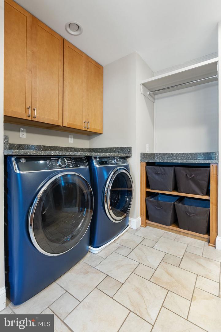 315 W WHITLOCK AVE, WINCHESTER, Virginia 22601, 5 Bedrooms Bedrooms, ,3 BathroomsBathrooms,Residential,For sale,315 W WHITLOCK AVE,VAWI2008718 MLS # VAWI2008718