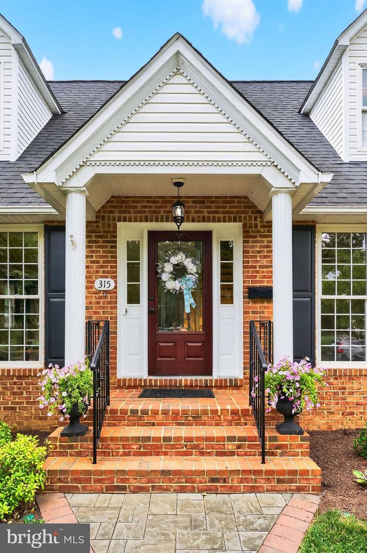315 W WHITLOCK AVE, WINCHESTER, Virginia 22601, 5 Bedrooms Bedrooms, ,3 BathroomsBathrooms,Residential,For sale,315 W WHITLOCK AVE,VAWI2008718 MLS # VAWI2008718