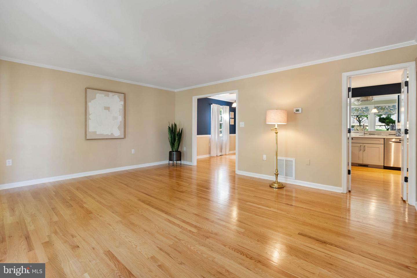 315 W WHITLOCK AVE, WINCHESTER, Virginia 22601, 5 Bedrooms Bedrooms, ,3 BathroomsBathrooms,Residential,For sale,315 W WHITLOCK AVE,VAWI2008718 MLS # VAWI2008718