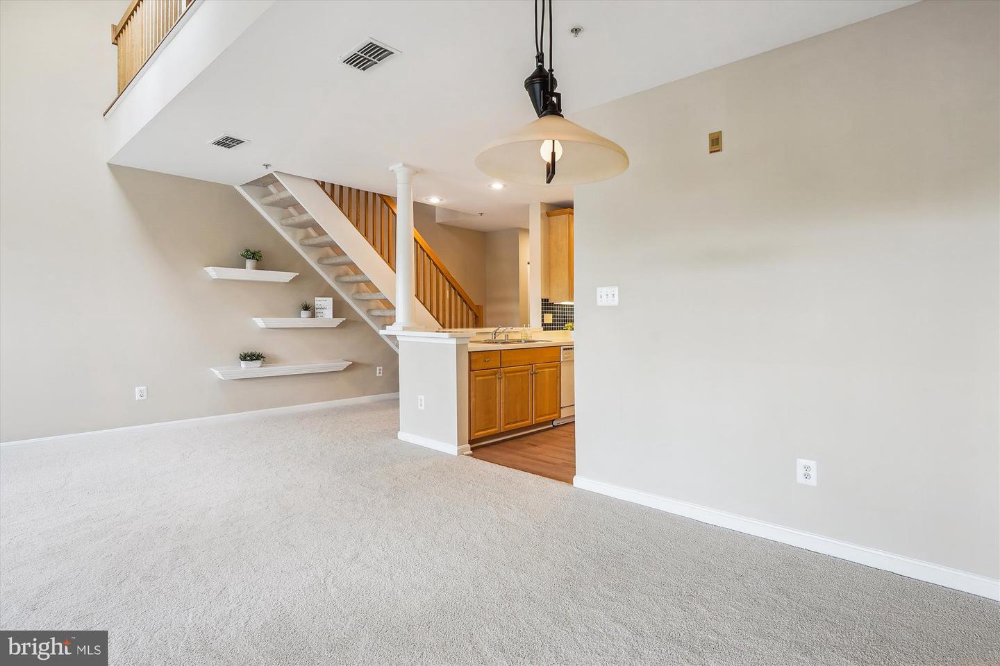 25280 LAKE SHORE SQ #303, CHANTILLY, Virginia 20152, 2 Bedrooms Bedrooms, ,2 BathroomsBathrooms,Residential,For sale,25280 LAKE SHORE SQ #303,VALO2102464 MLS # VALO2102464