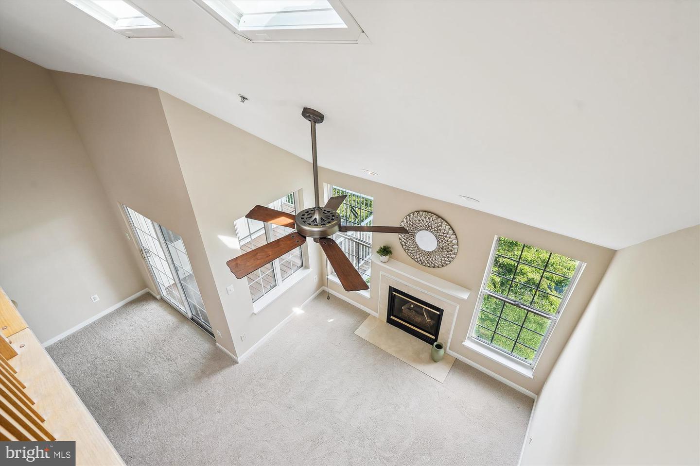 25280 LAKE SHORE SQ #303, CHANTILLY, Virginia 20152, 2 Bedrooms Bedrooms, ,2 BathroomsBathrooms,Residential,For sale,25280 LAKE SHORE SQ #303,VALO2102464 MLS # VALO2102464