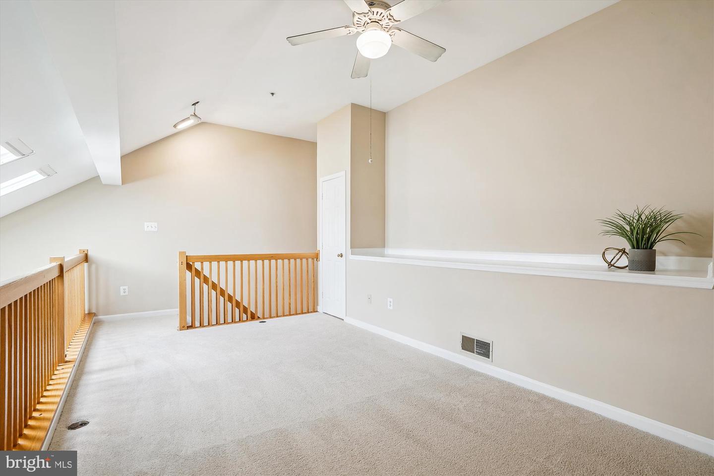 25280 LAKE SHORE SQ #303, CHANTILLY, Virginia 20152, 2 Bedrooms Bedrooms, ,2 BathroomsBathrooms,Residential,For sale,25280 LAKE SHORE SQ #303,VALO2102464 MLS # VALO2102464