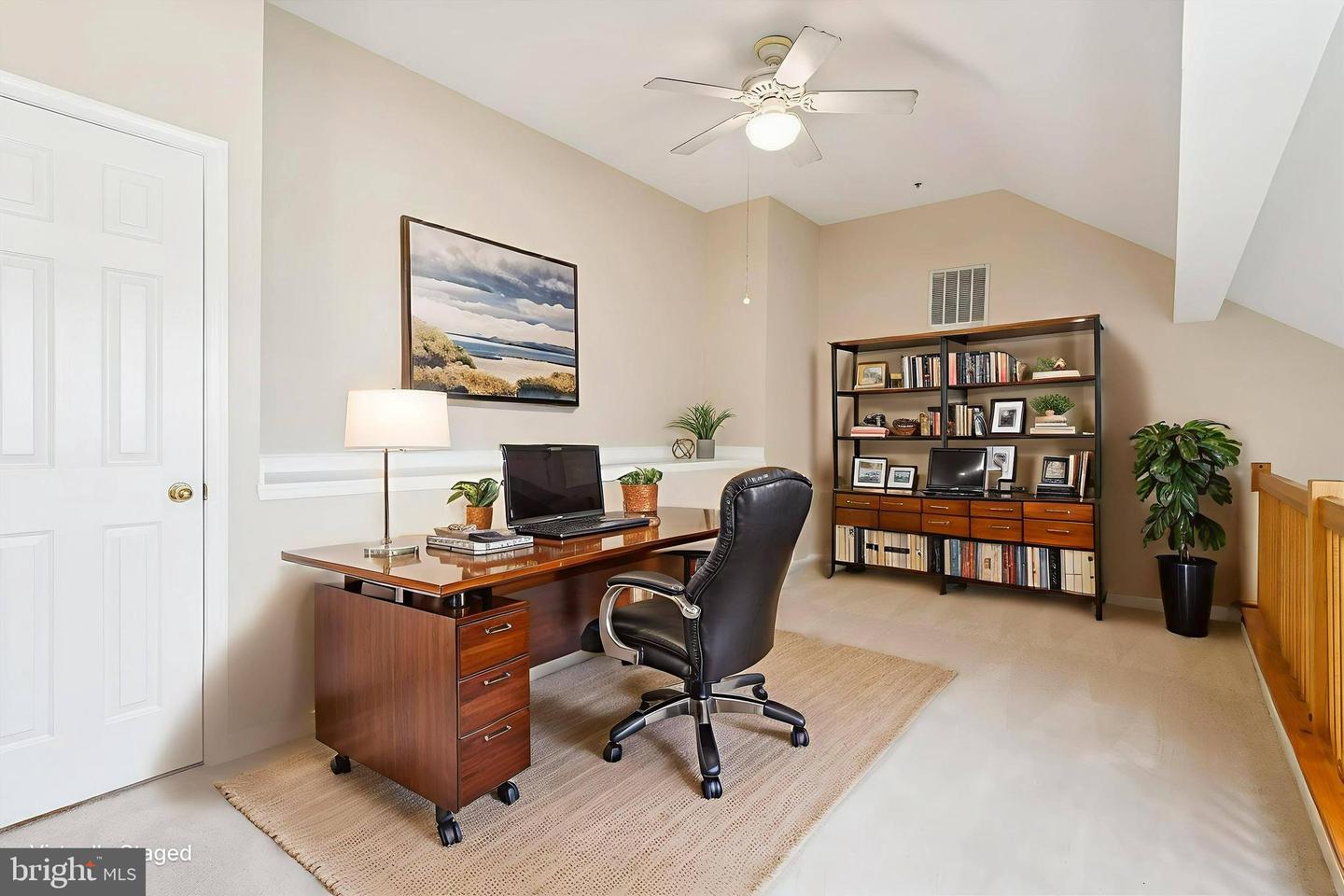 25280 LAKE SHORE SQ #303, CHANTILLY, Virginia 20152, 2 Bedrooms Bedrooms, ,2 BathroomsBathrooms,Residential,For sale,25280 LAKE SHORE SQ #303,VALO2102464 MLS # VALO2102464