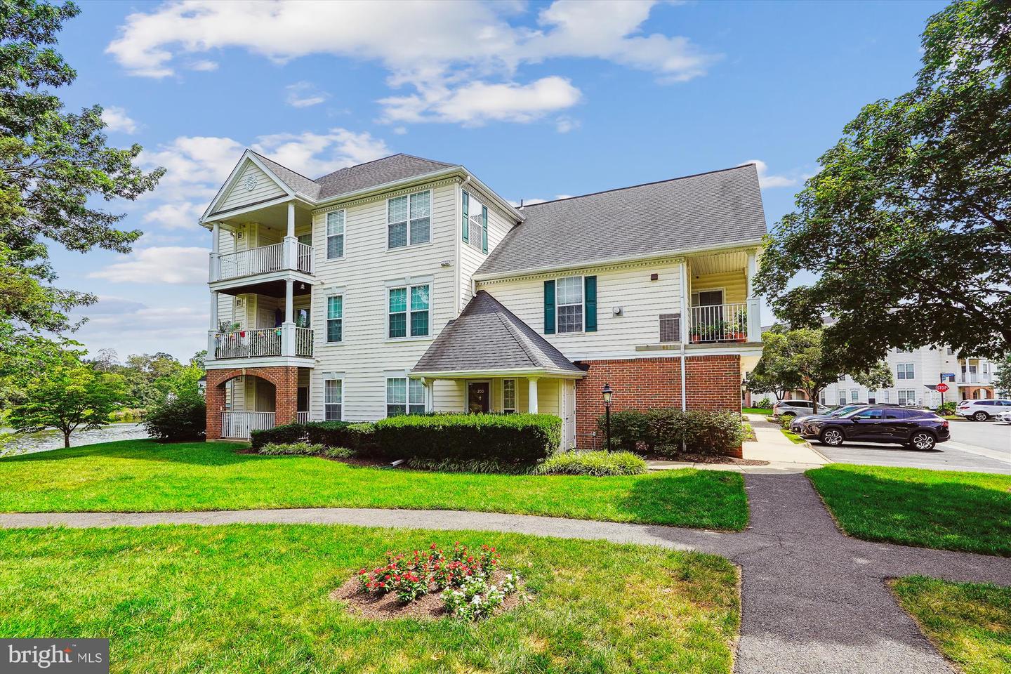 25280 LAKE SHORE SQ #303, CHANTILLY, Virginia 20152, 2 Bedrooms Bedrooms, ,2 BathroomsBathrooms,Residential,For sale,25280 LAKE SHORE SQ #303,VALO2102464 MLS # VALO2102464