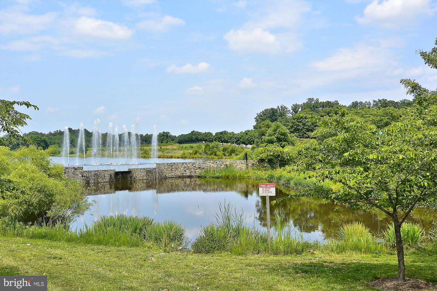 25280 LAKE SHORE SQ #303, CHANTILLY, Virginia 20152, 2 Bedrooms Bedrooms, ,2 BathroomsBathrooms,Residential,For sale,25280 LAKE SHORE SQ #303,VALO2102464 MLS # VALO2102464