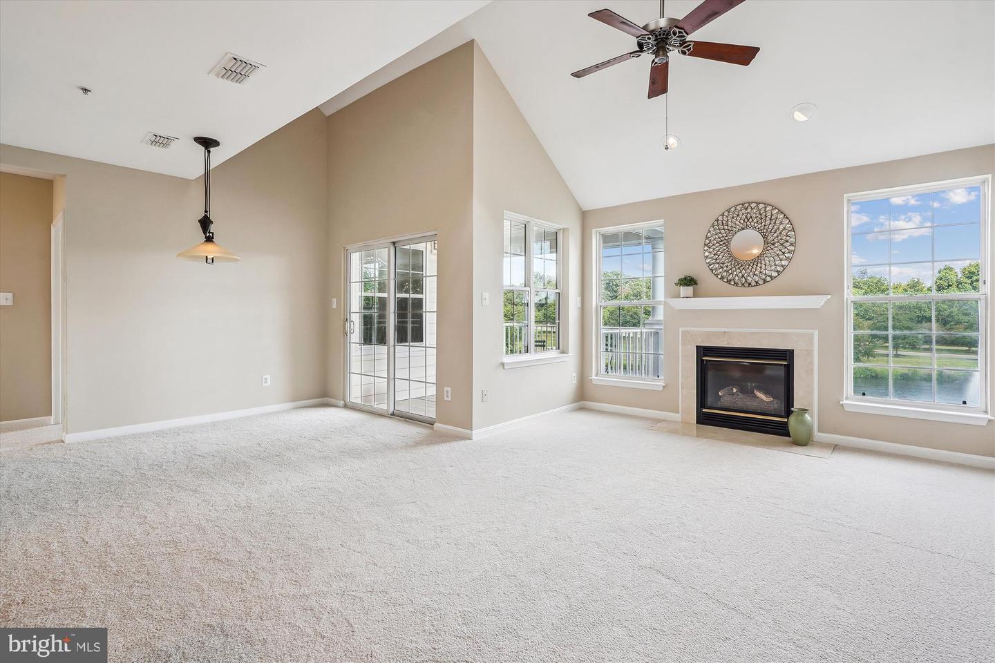 25280 LAKE SHORE SQ #303, CHANTILLY, Virginia 20152, 2 Bedrooms Bedrooms, ,2 BathroomsBathrooms,Residential,For sale,25280 LAKE SHORE SQ #303,VALO2102464 MLS # VALO2102464