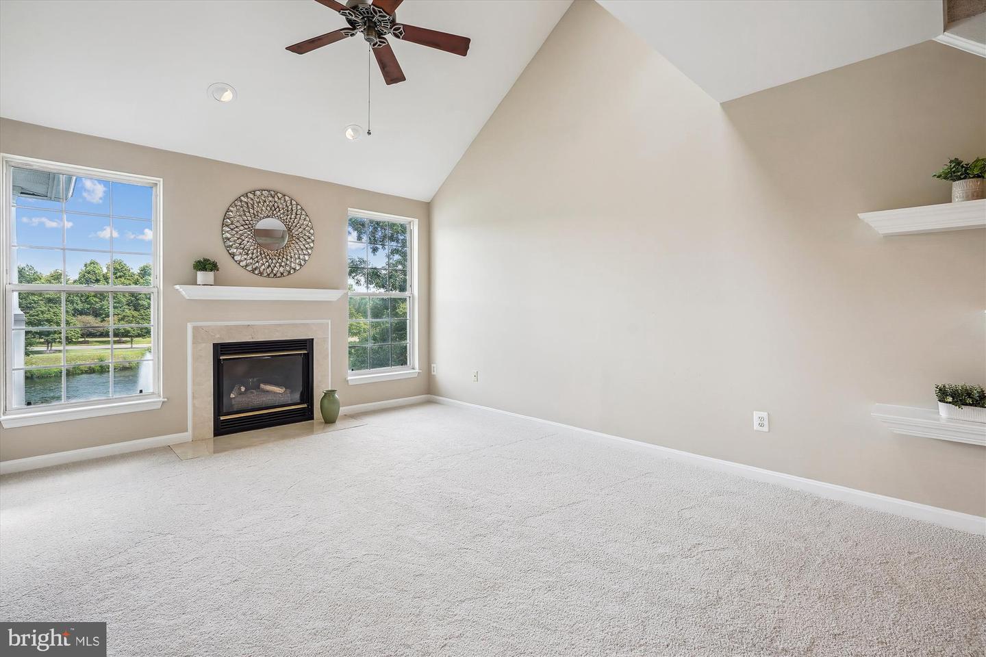 25280 LAKE SHORE SQ #303, CHANTILLY, Virginia 20152, 2 Bedrooms Bedrooms, ,2 BathroomsBathrooms,Residential,For sale,25280 LAKE SHORE SQ #303,VALO2102464 MLS # VALO2102464