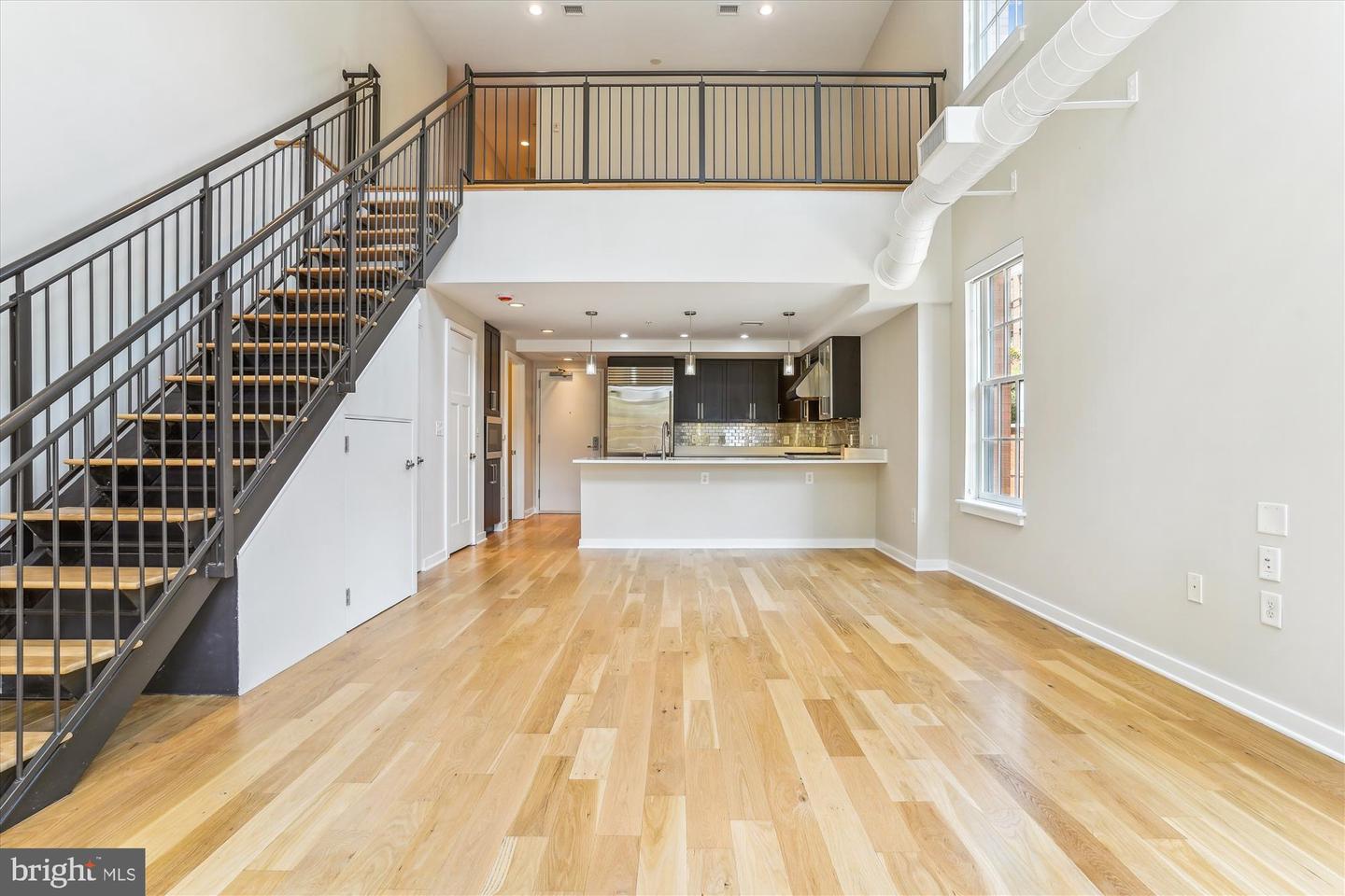 1610 N QUEEN ST #211, ARLINGTON, Virginia 22209, 2 Bedrooms Bedrooms, ,2 BathroomsBathrooms,Residential,For sale,1610 N QUEEN ST #211,VAAR2061042 MLS # VAAR2061042