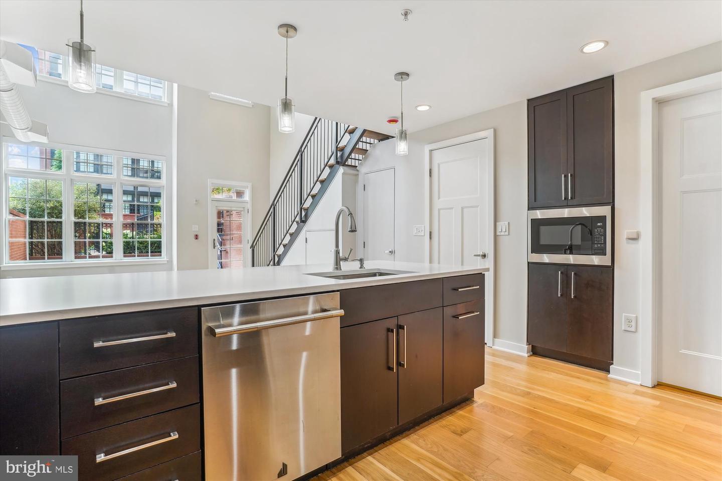 1610 N QUEEN ST #211, ARLINGTON, Virginia 22209, 2 Bedrooms Bedrooms, ,2 BathroomsBathrooms,Residential,For sale,1610 N QUEEN ST #211,VAAR2061042 MLS # VAAR2061042