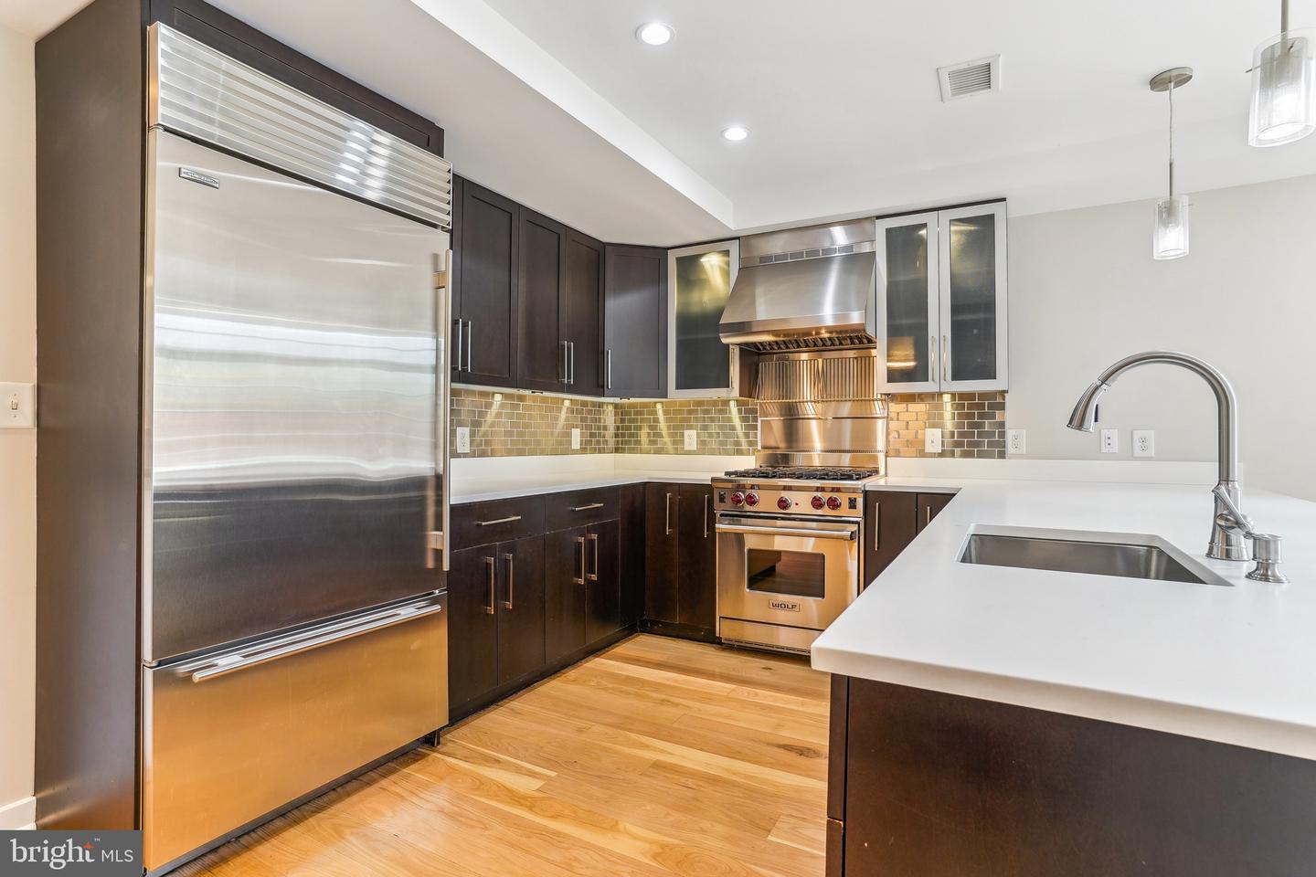 1610 N QUEEN ST #211, ARLINGTON, Virginia 22209, 2 Bedrooms Bedrooms, ,2 BathroomsBathrooms,Residential,For sale,1610 N QUEEN ST #211,VAAR2061042 MLS # VAAR2061042