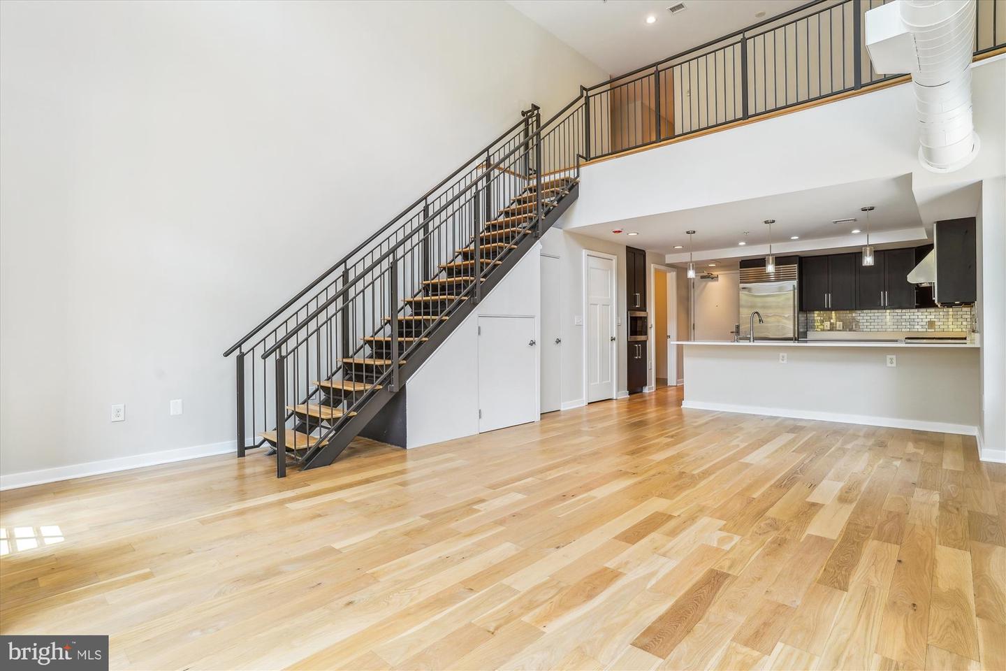 1610 N QUEEN ST #211, ARLINGTON, Virginia 22209, 2 Bedrooms Bedrooms, ,2 BathroomsBathrooms,Residential,For sale,1610 N QUEEN ST #211,VAAR2061042 MLS # VAAR2061042