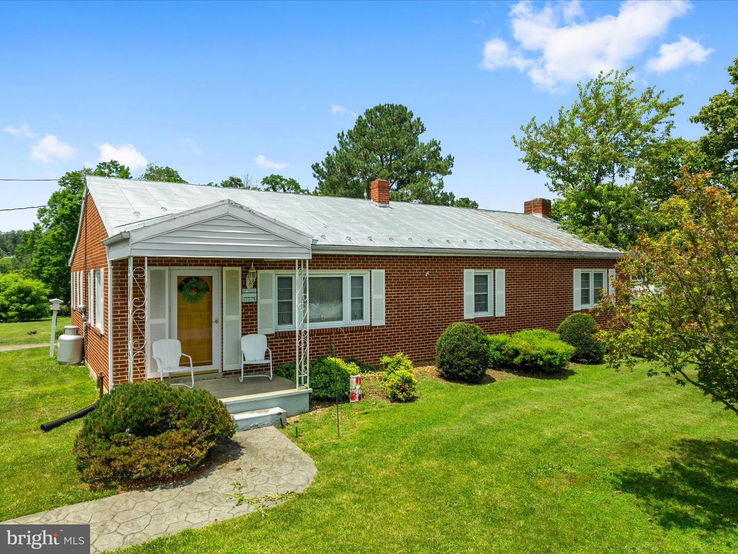 355 COPP RD, STRASBURG, Virginia 22657, 3 Bedrooms Bedrooms, ,1 BathroomBathrooms,Residential,For sale,355 COPP RD,VASH2012030 MLS # VASH2012030