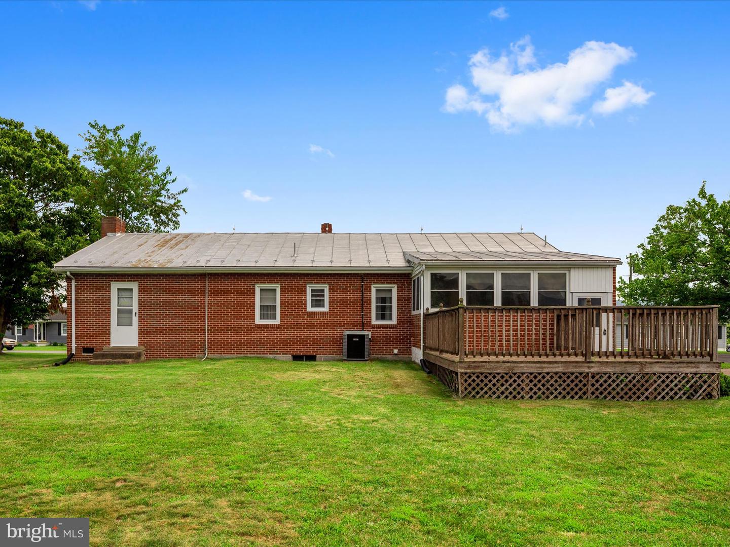 355 COPP RD, STRASBURG, Virginia 22657, 3 Bedrooms Bedrooms, ,1 BathroomBathrooms,Residential,For sale,355 COPP RD,VASH2012030 MLS # VASH2012030