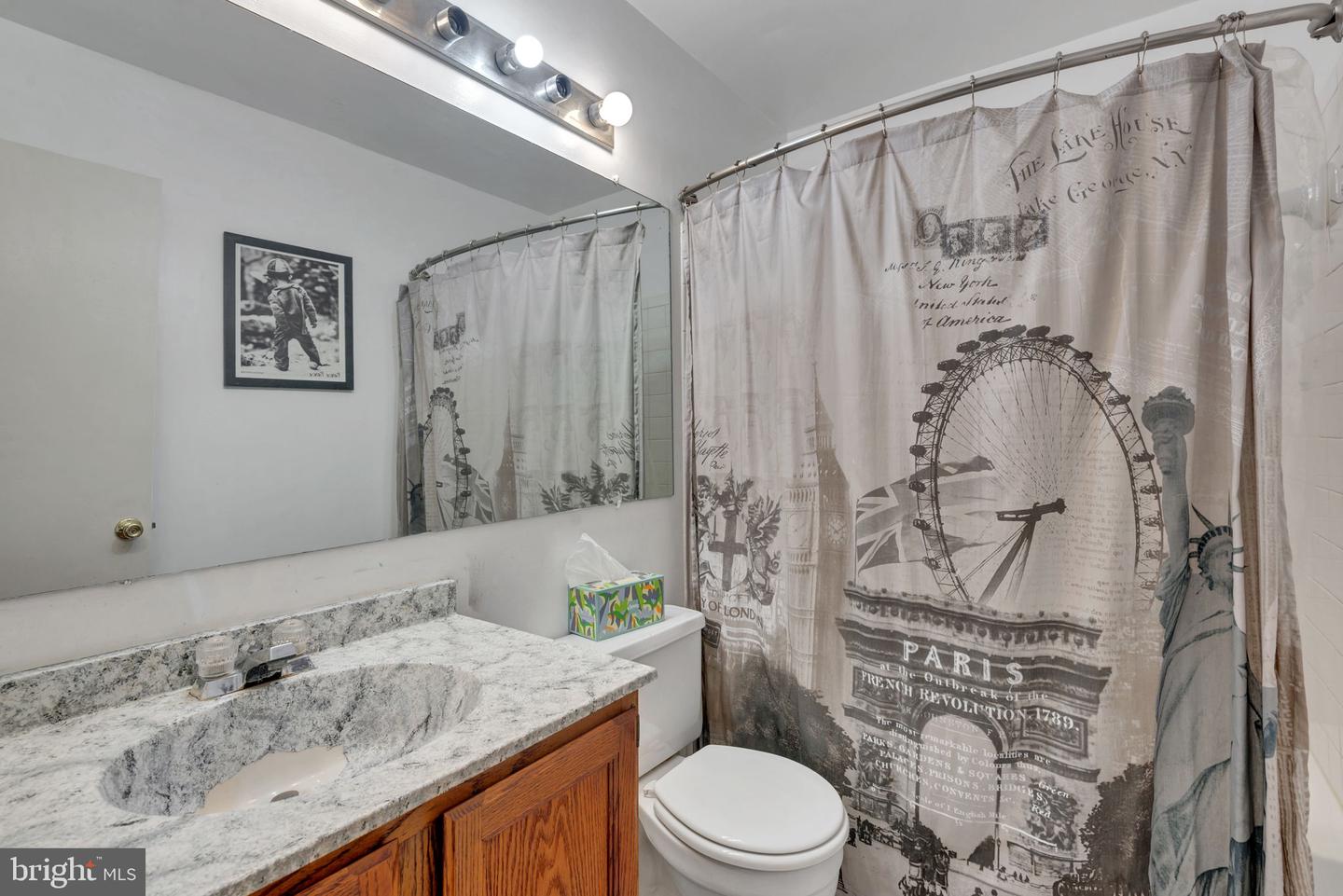 8508 LAUREL OAK DR, SPRINGFIELD, Virginia 22153, 2 Bedrooms Bedrooms, ,2 BathroomsBathrooms,Residential,For sale,8508 LAUREL OAK DR,VAFX2256294 MLS # VAFX2256294
