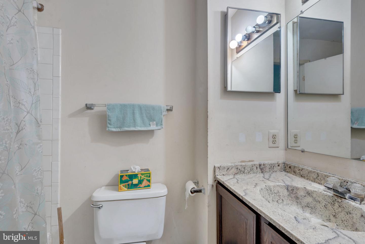 8508 LAUREL OAK DR, SPRINGFIELD, Virginia 22153, 2 Bedrooms Bedrooms, ,2 BathroomsBathrooms,Residential,For sale,8508 LAUREL OAK DR,VAFX2256294 MLS # VAFX2256294