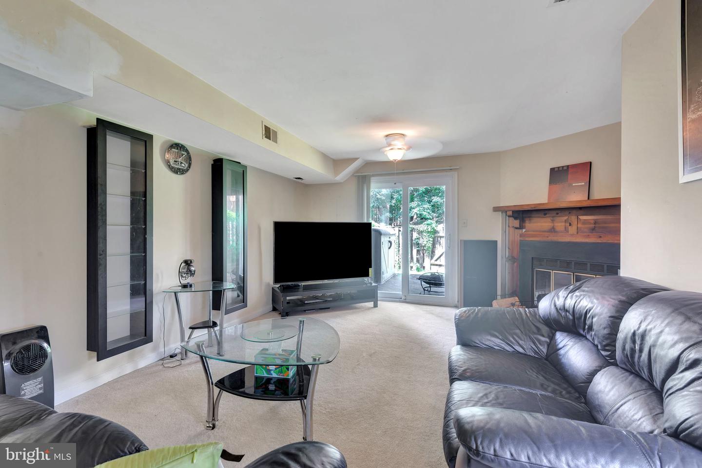 8508 LAUREL OAK DR, SPRINGFIELD, Virginia 22153, 2 Bedrooms Bedrooms, ,2 BathroomsBathrooms,Residential,For sale,8508 LAUREL OAK DR,VAFX2256294 MLS # VAFX2256294