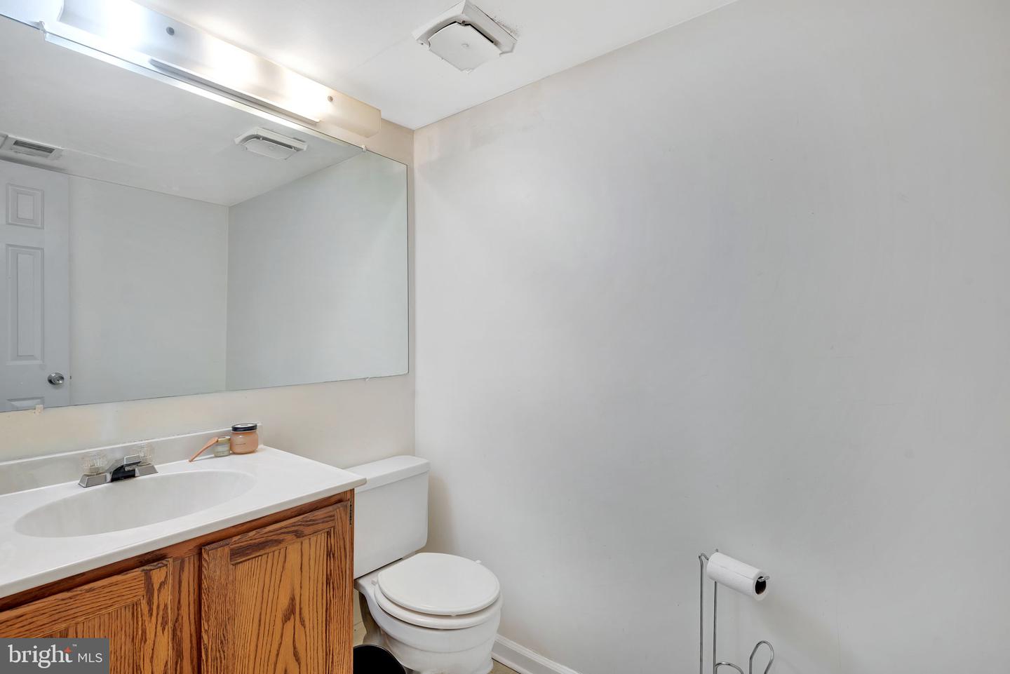 8508 LAUREL OAK DR, SPRINGFIELD, Virginia 22153, 2 Bedrooms Bedrooms, ,2 BathroomsBathrooms,Residential,For sale,8508 LAUREL OAK DR,VAFX2256294 MLS # VAFX2256294