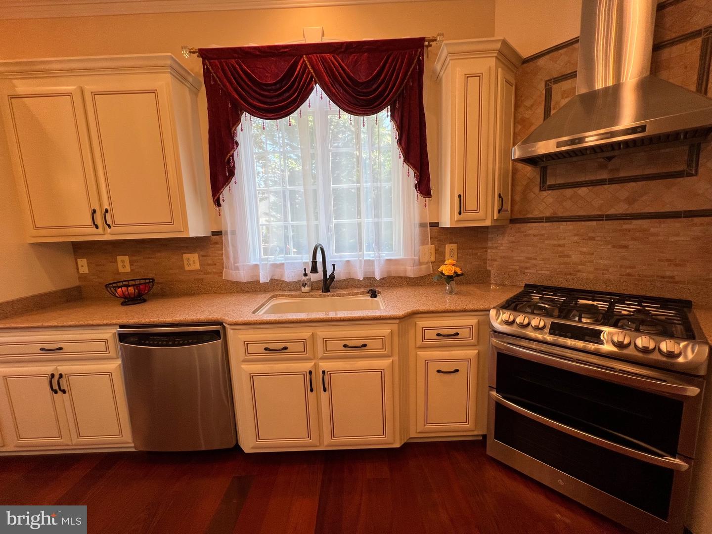11207 VALOR BRIDGE DR, SPOTSYLVANIA, Virginia 22551, 4 Bedrooms Bedrooms, ,4 BathroomsBathrooms,Residential,For sale,11207 VALOR BRIDGE DR,VASP2034776 MLS # VASP2034776