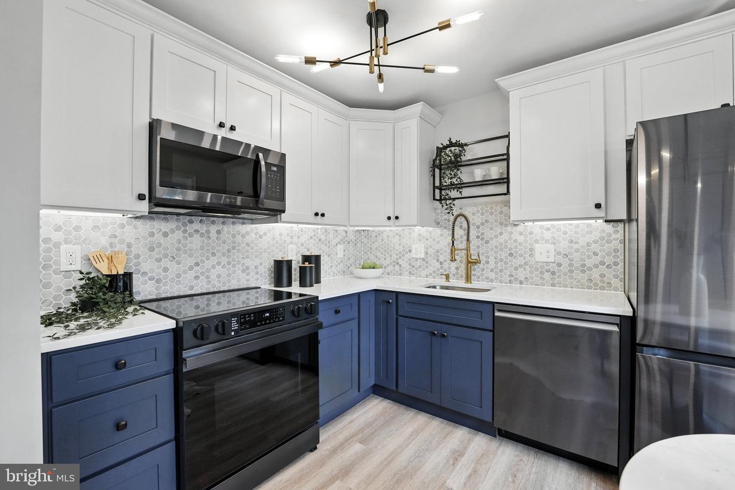 10304 MOCKINGBIRD POND CT, BURKE, Virginia 22015, 3 Bedrooms Bedrooms, ,3 BathroomsBathrooms,Residential,For sale,10304 MOCKINGBIRD POND CT,VAFX2256382 MLS # VAFX2256382