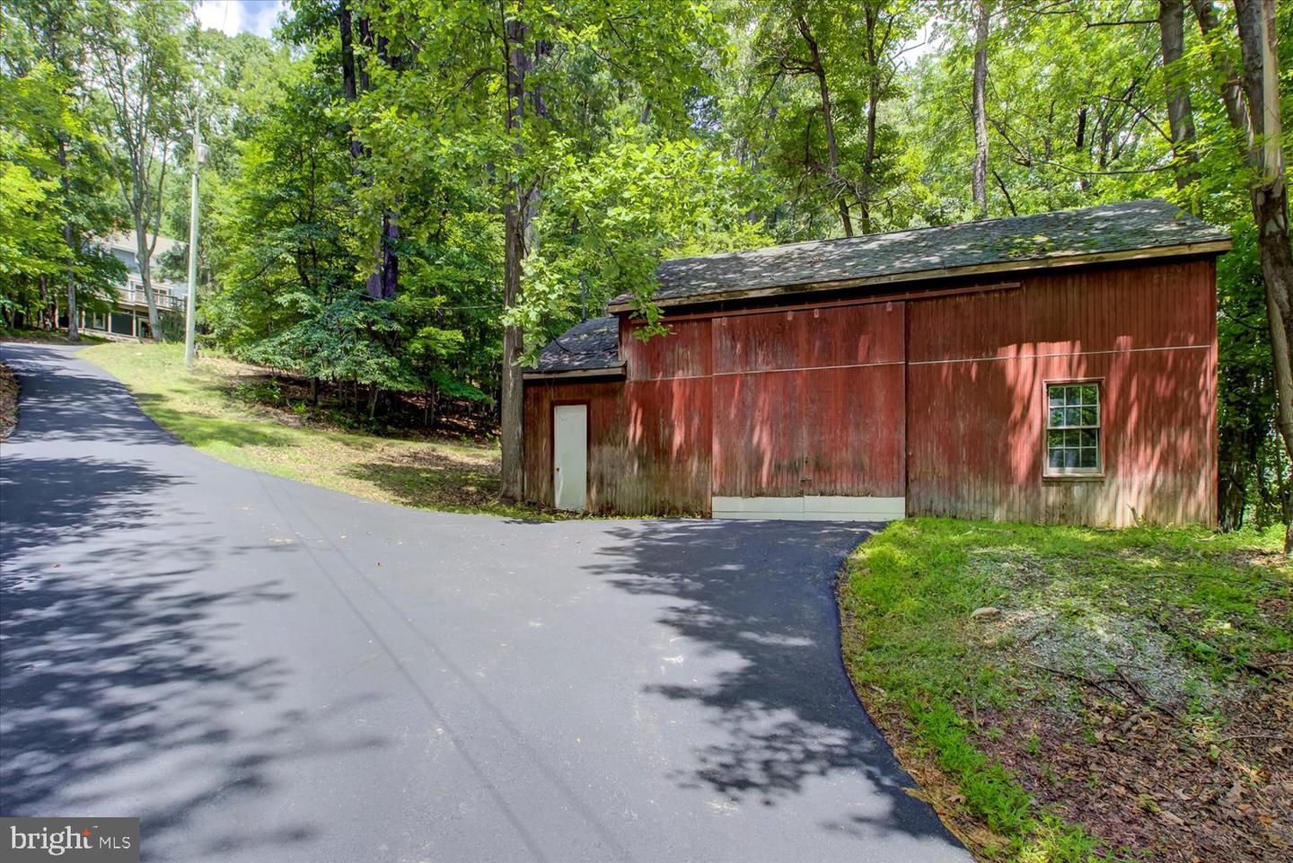 34942 CHARLES TOWN PIKE, HILLSBORO, Virginia 20132, 3 Bedrooms Bedrooms, ,2 BathroomsBathrooms,Residential,For sale,34942 CHARLES TOWN PIKE,VALO2102638 MLS # VALO2102638