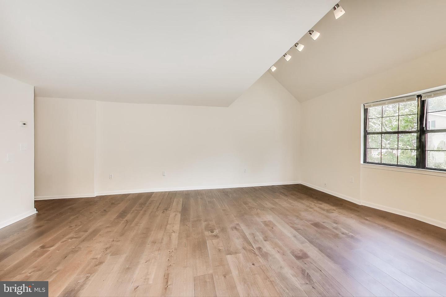 3044 PINEVIEW CT NE #3044, WASHINGTON, District Of Columbia 20018, 2 Bedrooms Bedrooms, ,1 BathroomBathrooms,Residential,For sale,3044 PINEVIEW CT NE #3044,DCDC2211312 MLS # DCDC2211312