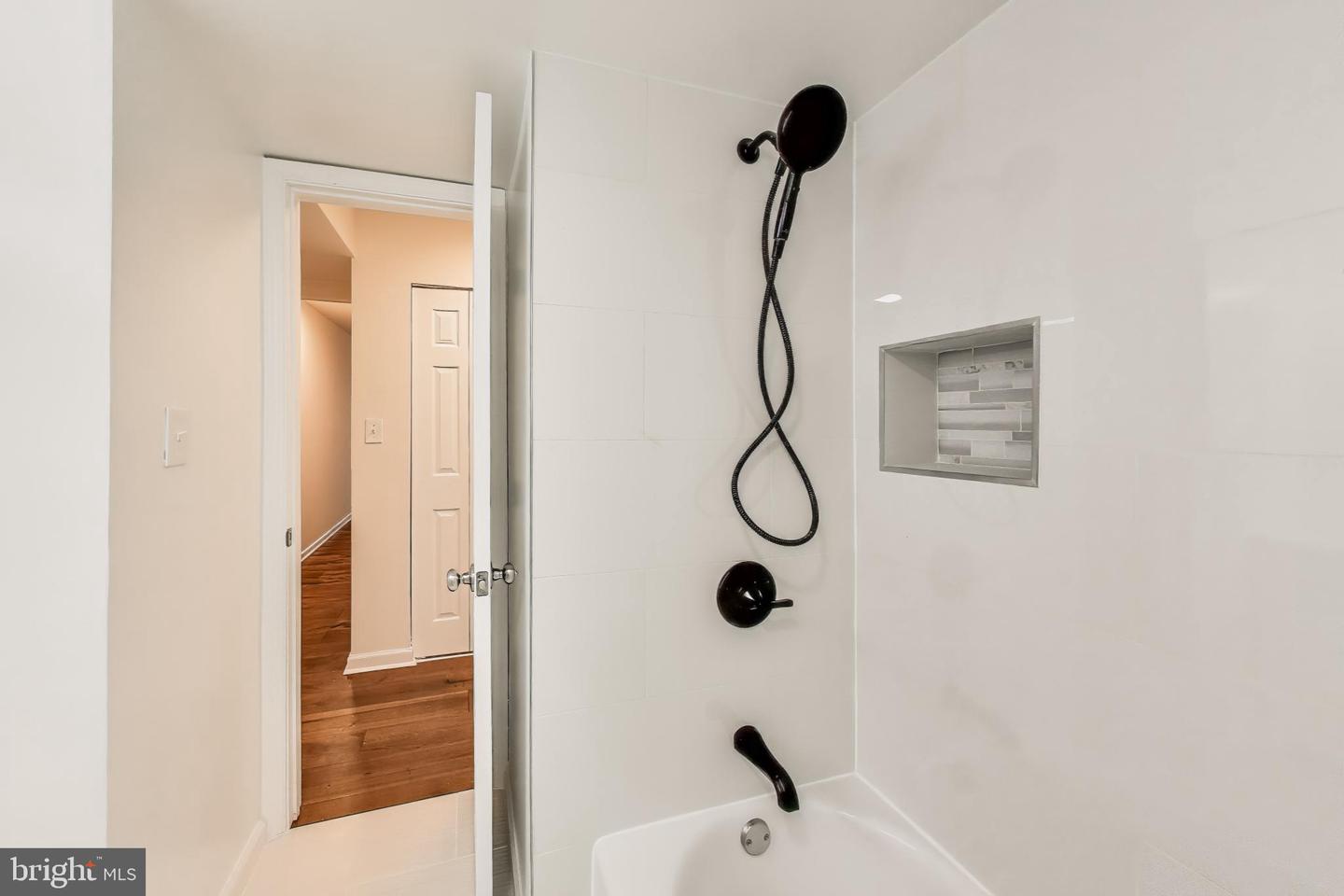 3044 PINEVIEW CT NE #3044, WASHINGTON, District Of Columbia 20018, 2 Bedrooms Bedrooms, ,1 BathroomBathrooms,Residential,For sale,3044 PINEVIEW CT NE #3044,DCDC2211312 MLS # DCDC2211312