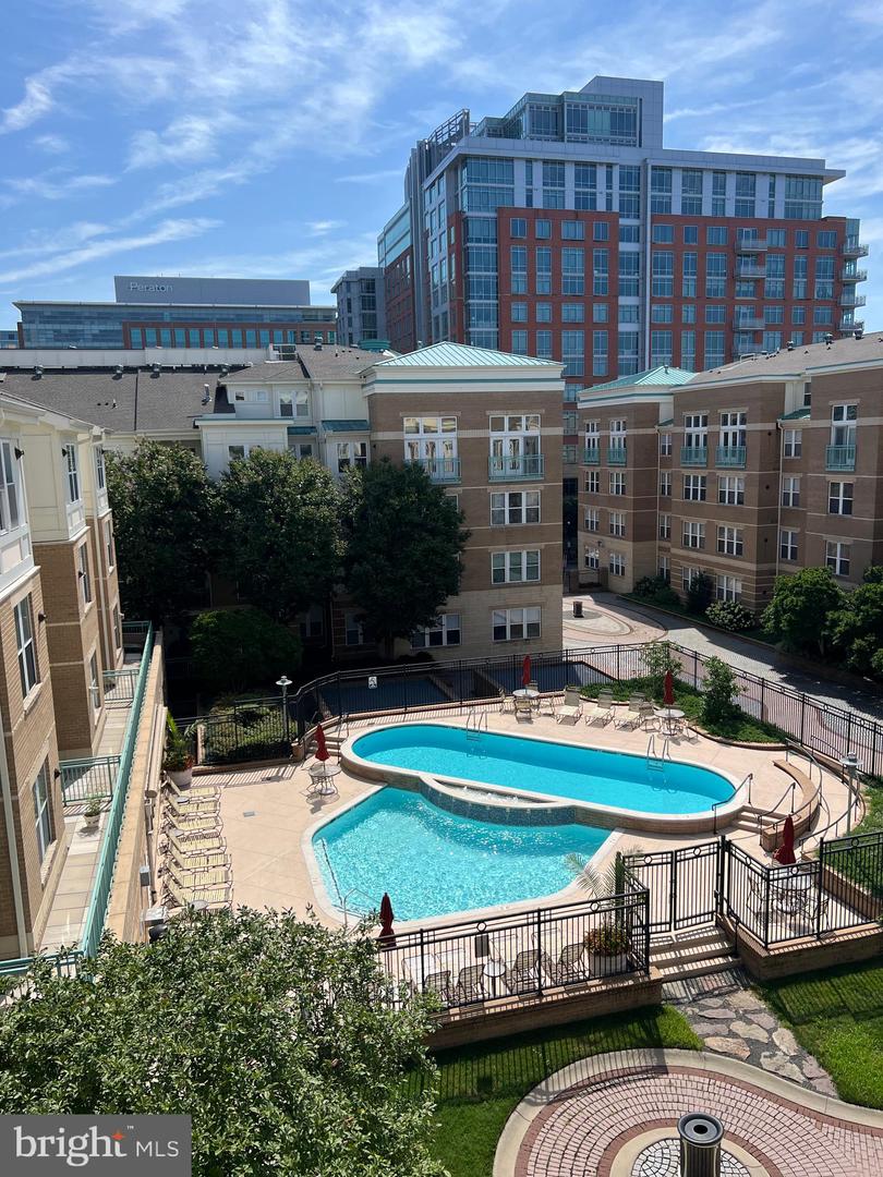 12001 MARKET ST #428, RESTON, Virginia 20190, 1 Bedroom Bedrooms, 5 Rooms Rooms,1 BathroomBathrooms,Residential,For sale,12001 MARKET ST #428,VAFX2256664 MLS # VAFX2256664