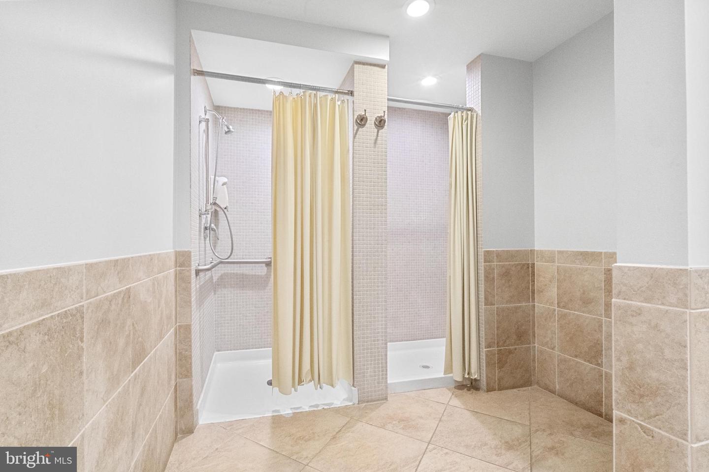 12001 MARKET ST #428, RESTON, Virginia 20190, 1 Bedroom Bedrooms, 5 Rooms Rooms,1 BathroomBathrooms,Residential,For sale,12001 MARKET ST #428,VAFX2256664 MLS # VAFX2256664