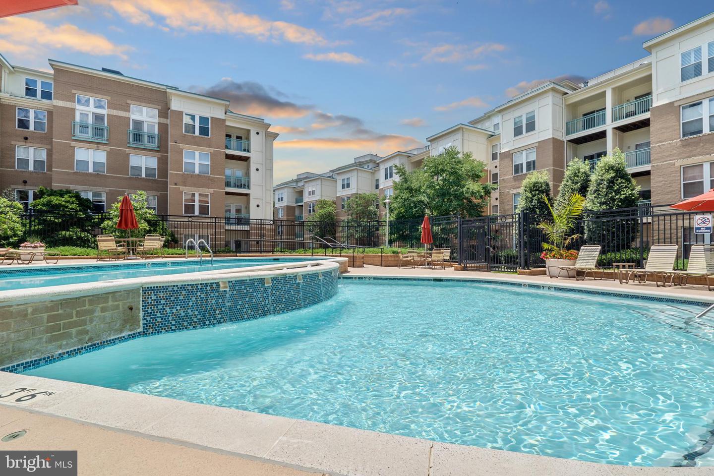 12001 MARKET ST #428, RESTON, Virginia 20190, 1 Bedroom Bedrooms, 5 Rooms Rooms,1 BathroomBathrooms,Residential,For sale,12001 MARKET ST #428,VAFX2256664 MLS # VAFX2256664