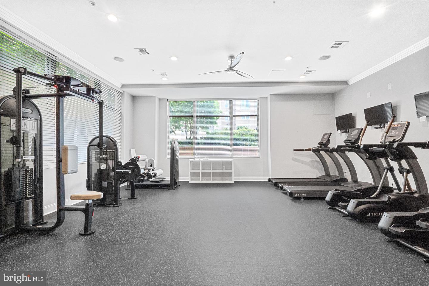 12001 MARKET ST #428, RESTON, Virginia 20190, 1 Bedroom Bedrooms, 5 Rooms Rooms,1 BathroomBathrooms,Residential,For sale,12001 MARKET ST #428,VAFX2256664 MLS # VAFX2256664