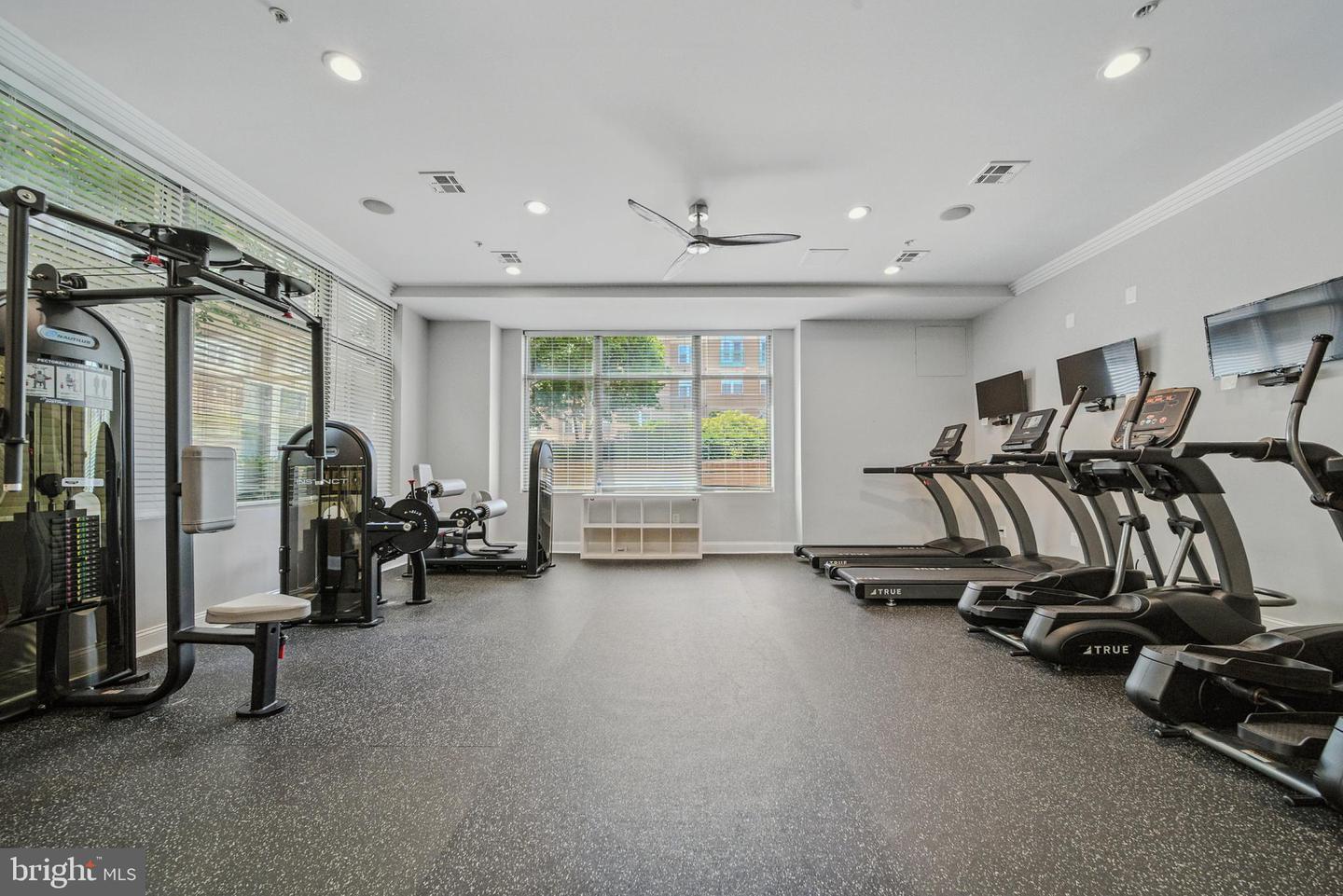 12001 MARKET ST #428, RESTON, Virginia 20190, 1 Bedroom Bedrooms, 5 Rooms Rooms,1 BathroomBathrooms,Residential,For sale,12001 MARKET ST #428,VAFX2256664 MLS # VAFX2256664