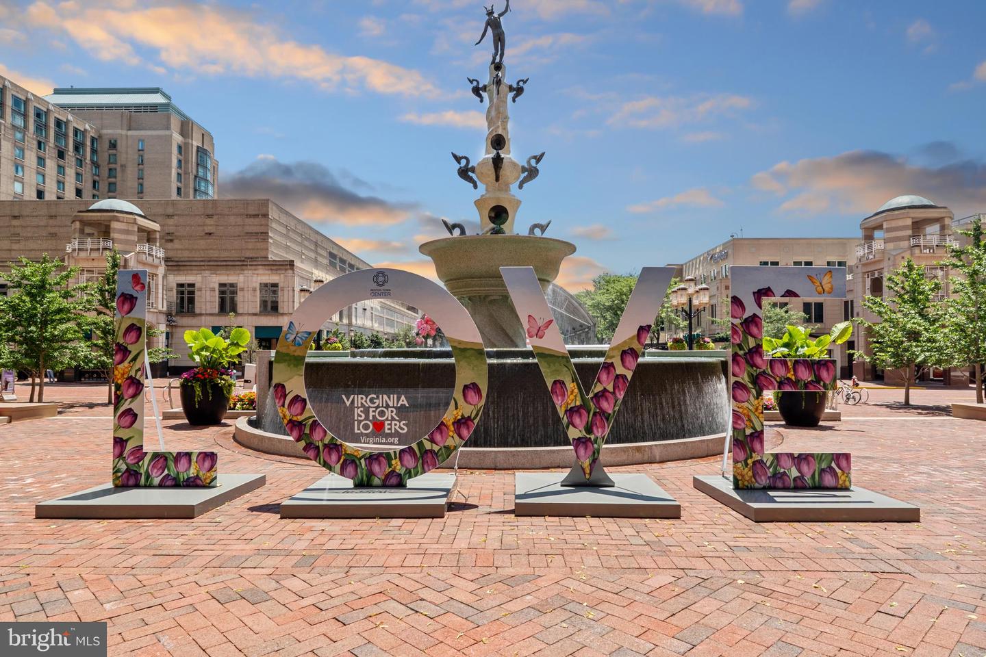 12001 MARKET ST #428, RESTON, Virginia 20190, 1 Bedroom Bedrooms, 5 Rooms Rooms,1 BathroomBathrooms,Residential,For sale,12001 MARKET ST #428,VAFX2256664 MLS # VAFX2256664