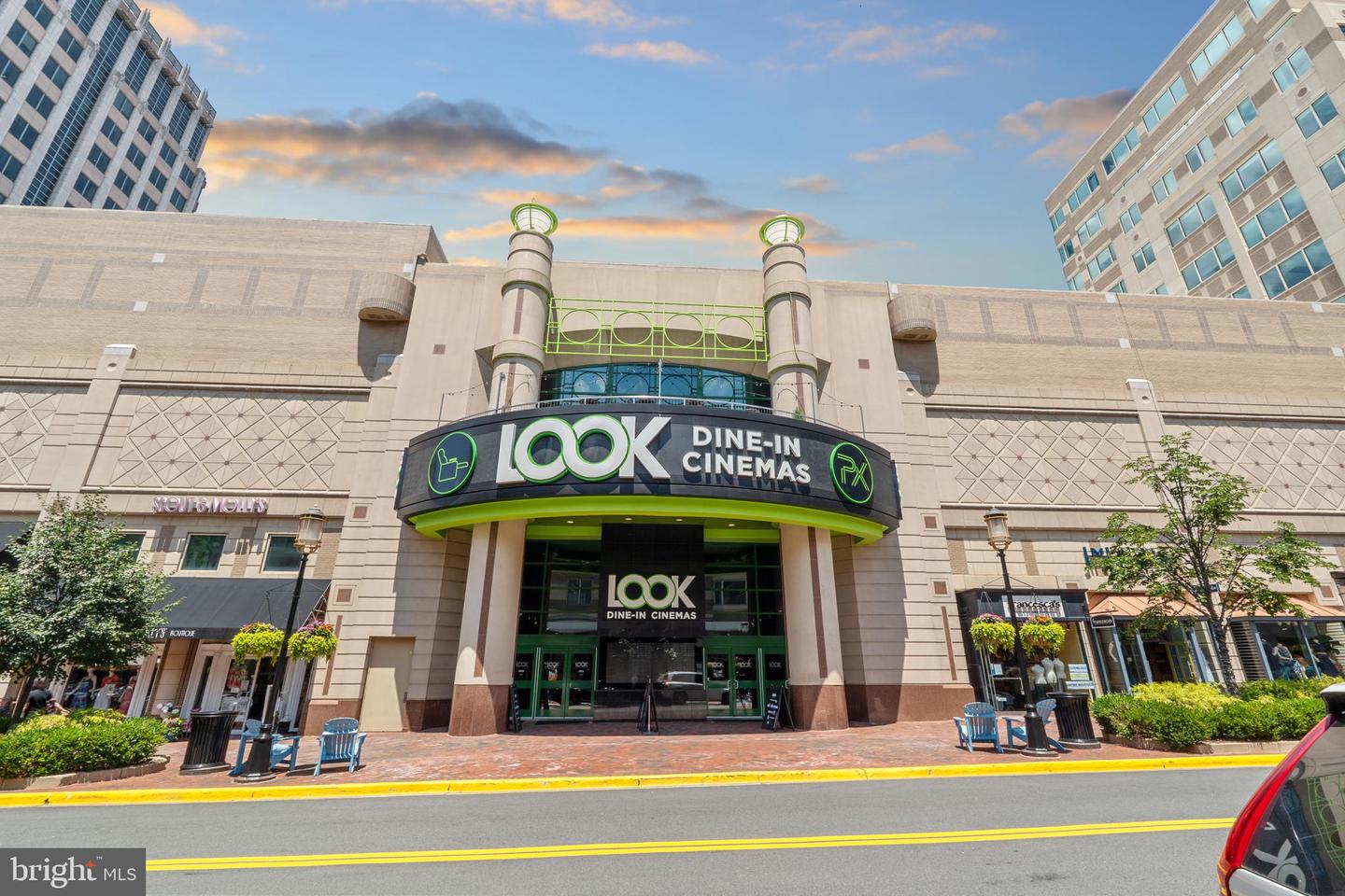 12001 MARKET ST #428, RESTON, Virginia 20190, 1 Bedroom Bedrooms, 5 Rooms Rooms,1 BathroomBathrooms,Residential,For sale,12001 MARKET ST #428,VAFX2256664 MLS # VAFX2256664